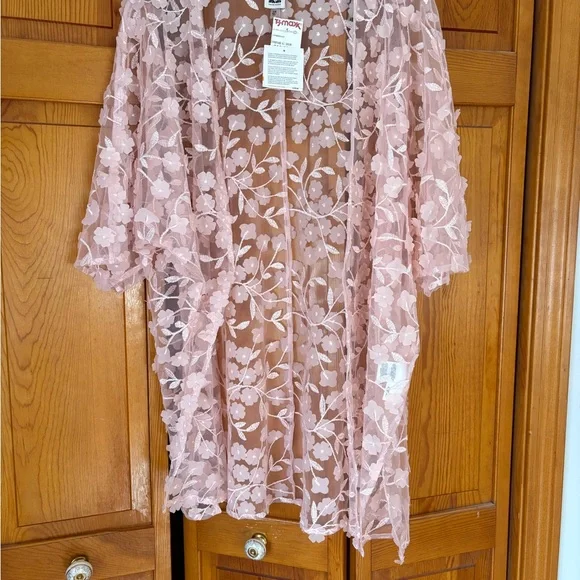 Anne Klein smock flowy lovely with flower embellishments. From TJ Maxx. - Picture 4 of 4